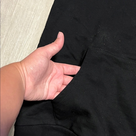 Forever 21 Black Short Sleeve Tee - Picture 2 of 3